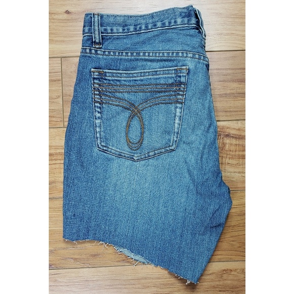 Vintage Denim Calvin Klein size 6 Cut Off Shorts - Picture 4 of 6